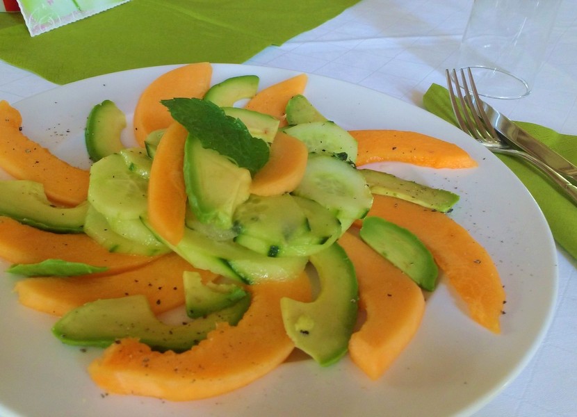 sommerlicher Melonen-Gurken-Salat